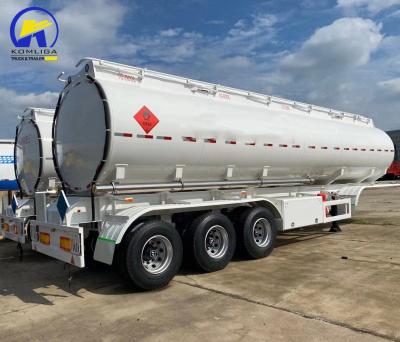 中国 7000~8000mm 輪ベース 炭素鋼/不?? 鋼/アルミ合金燃料タンク トレーラー 販売のため