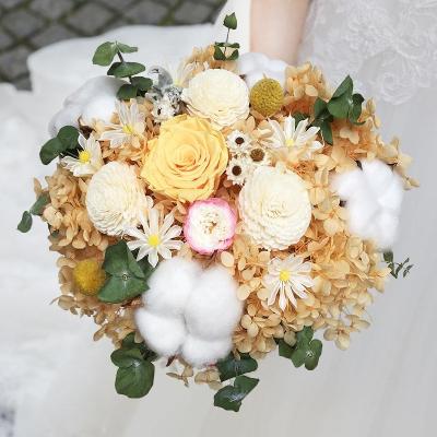 China Luxury Flower Bouquet Gold Vase Decorative Preserved Flowers Preserved Roses Bouquet For Home Decoration for sale