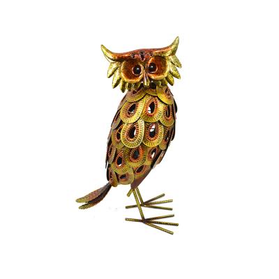 China Modern High End Wholesale New Listing Metal Decoration Garden Decor Solar Table Light for sale