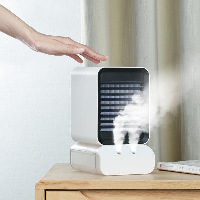 China 2021 new product home air heater desk fan free sample heater fan/mini air cooling fan/jet humidification fan for sale