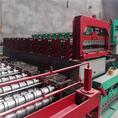 China Rollo de la hoja de la techumbre que forma la máquina, cubriendo el rollo de la hoja de acero que forma la maquinaria en venta