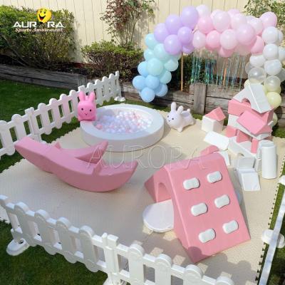 China Soft Play-apparatuur Pakket Indoor Playground Verhuur Roze en Wit Kinders Play Party Te koop