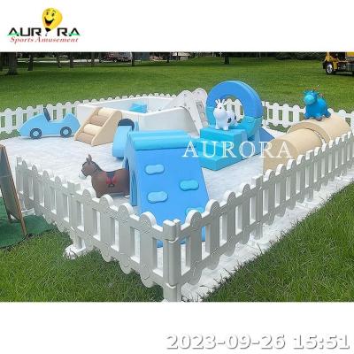 China Soft Play Sets Playground Outdoor Wit Blauw Opblaasbare Soft Play-apparatuur Te koop