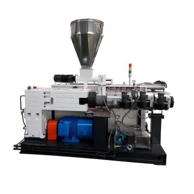 China La máquina gemela cónica ZS65/132 del extrusor de tornillo del extrusor de tornillo del gemelo del PVC hizo salir 12 toneladas por día en venta