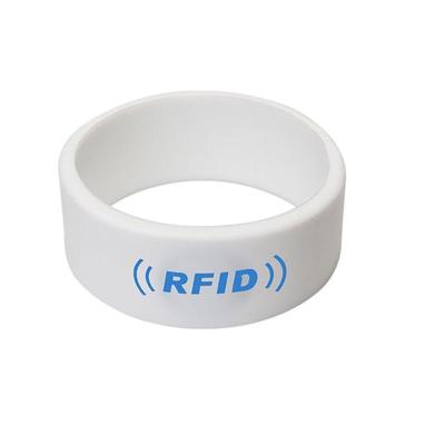 China Flexible Size RFID Silicone Wristbands Wholesale NFC Bracelet for Gym for sale