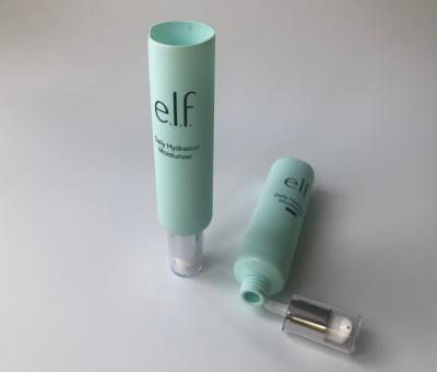 Chine La compression vide douce écologique de lotion met les tubes en bouteille cosmétiques vides de compression avec la pompe privée d'air à vendre