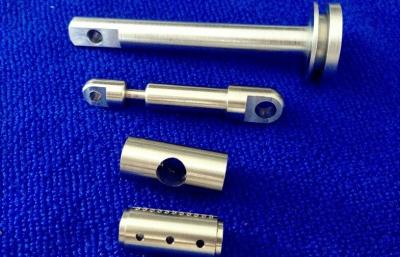 中国 Zamak のプラスチック、Kovar との防衛/軍の重い機械化 販売のため