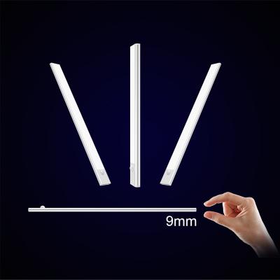 China Modern Rechargeable Lighting Lamp Under Cabinet Lighting Motion Sensor LED Closet Light With USB Port for sale