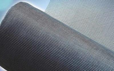 China El casquillo neto del zapato de la ventana de pantalla cubrió la malla 125g/Yard del poliéster en venta