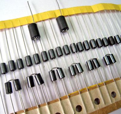 Chine inducteur industriel de perle de ferrite 1Ts avec à sorties axiales fixe à vendre