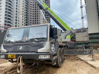 China 80T Cranes Móveis Usados Com Dois Ganchos 2021 Modelo Zoomlion ZTC800V653 à venda