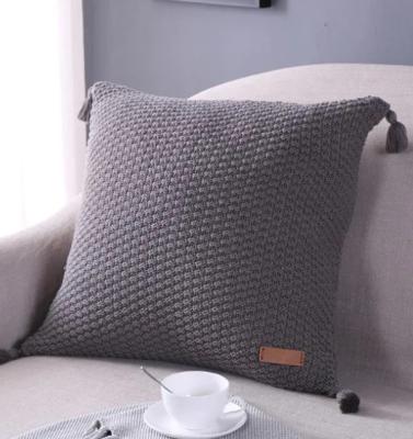 China PORTABLE Wholesales Home Decoration White Patterns Knitted Cotton Cushion Cover for sale