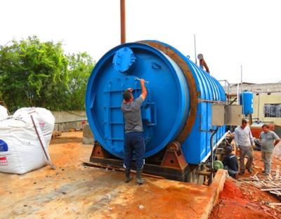 Cina 12 tonnellate di capacità impianto di pirolisi di gomma di scarto per l'utilizzo sostenibile delle risorse in vendita