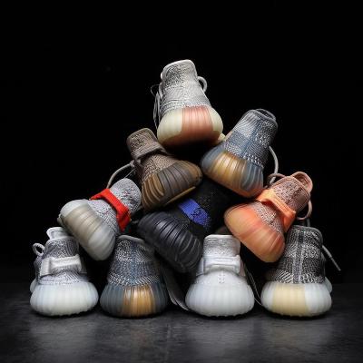 China Cushioning Yeezy 350 v2 black adidaing Running Shoes Fitness Walking Style Shoes fashion Sneakers for Men for sale