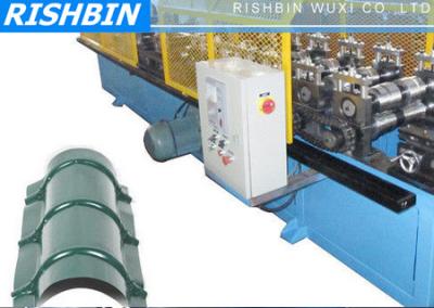 Chine Petit pain de clignotant de feuillard de panneau de toit de chapeau de Ridge formant la machine avec la limite conventionnelle d'élasticité G550 à vendre