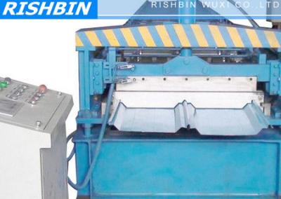 Chine Petit pain debout de panneau de toit de couture formant la machine avec la transmission à chaînes à vendre