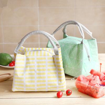 Chine Sac plus frais isolé par doux réutilisable grande capacité avec le matériel de toile de tissu à vendre