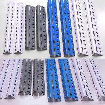 China Ángulo de acero ranurado del metal del estante del zapato del ángulo en venta