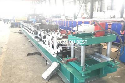 Chine Les lamelles de porte de garage en métal ont glacé le petit pain de commande numérique par ordinateur formant la machine pour 1.2mm à vendre
