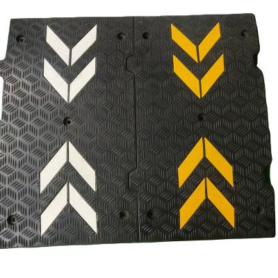 China Durable European Standard 900mm Rubber Speed Bumps Vehicle Speed Blocks Speed Pad for sale