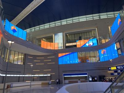 China Display LED transparente P7.8 para interiores con malla de vídeo LED digital personalizable en venta