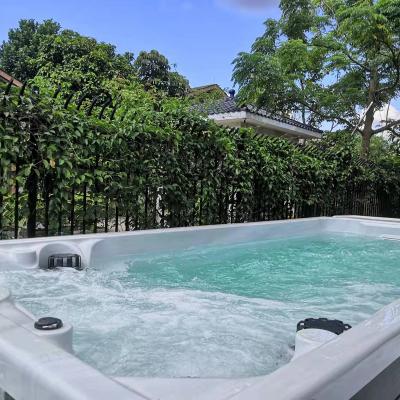 China With 12 Speed Adjustable Swimming Pool Spa Touchpad System Outdoor Acrylic Shipping Container Pool for sale