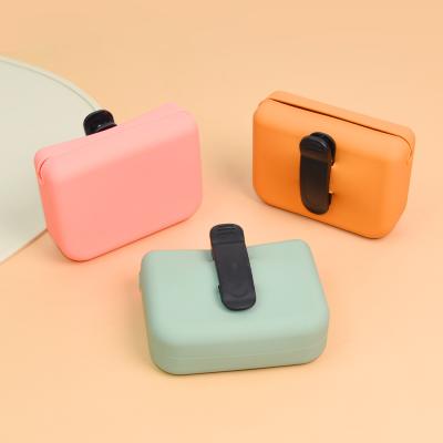 China Compañía de mascotas Bolso de golosinas para perros portátil para caminar Bolso de golosinas para perros de silicona ecológico Contenedores de almacenamiento de alimentos para entrenamiento de mascotas en venta