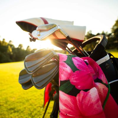 China Hochwertige Golfhandtücher aus Mikrofaser Waffel Golfhandtuch mit Haken zu verkaufen