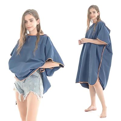 China Custom-Erwachsenen-Mikrofiber-Poncho-Handtuch-Kapuze-Strandhandtuch-Schwimmen-Wechsel-Robe-Surfen zu verkaufen