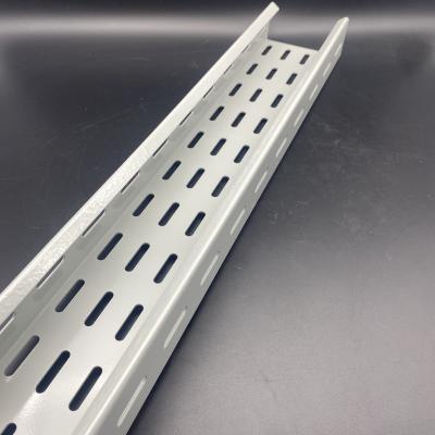 China Fabricante bandeja de cable perforado HDG revestida en polvo para exteriores en venta