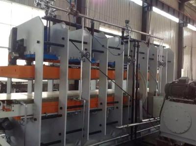 China Máquina de vulcanización de cinturón de caucho de acero certificado 380V Sistema de control de plc 200Mm Trazo del cilindro en venta