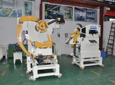 China Tres en una máquina de acero serva del alimentador de la bobina de los sistemas de tramitación de la bobina de la bobina del Nc 4.5m m en venta
