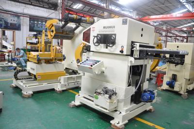 China 24 M/línea mínima del alimentador de la enderezadora de Decoiler de la velocidad con grueso del material de 0,3 - de 3.2m m en venta