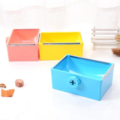 China Large Square Anti-gnawing Driver Adjustable Pet Rabbit Food Bowl Rabbit Mountable Pet Food Bowl for sale