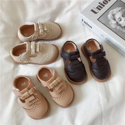 China The other 2021 new wind fashion retro children's soft bottom cut out the first autumn children's shoes small single shoes new for sale