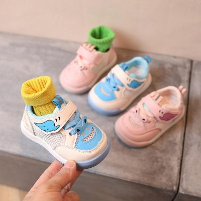 China Other spring and autumn new soft bottom 0-1 year old baby net outdoor simple leisure children's spring trend breathable walking shoes for sale