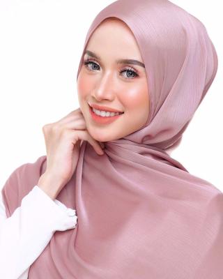 China Wholesale Fashion Plain Solid Color Satin Hijab Malaysia Textured Silk Tudung For Women Shawl for sale