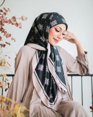 China 2022 new fashion design square muslim hijab fashion matte hijab shawl digital printing indonesian satin women scarf for sale