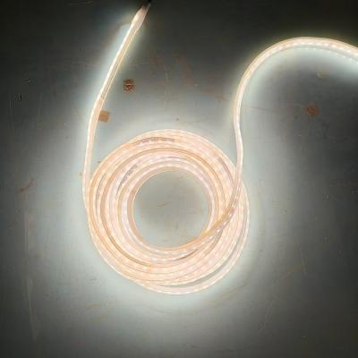 중국 광산용 산업용 방수 LED 스트립 70pcs/m 8W 높은 밝기 830lm 초전류/기후 보호 5+ 년 수명 14mm 너비 판매용
