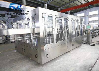 Cina Attrezzatura stabile di imbottigliamento di soda della piccola scala di prestazione 7000-8000 bottiglie all'ora in vendita