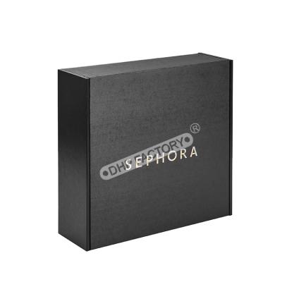 China Personalized Magnetic Garments Box Custom Rigid Paperboard Gift Packaging for sale