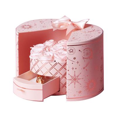 Cina Contenitore di regalo del cioccolato del giro di Pantone che imballa con il coperchio in vendita