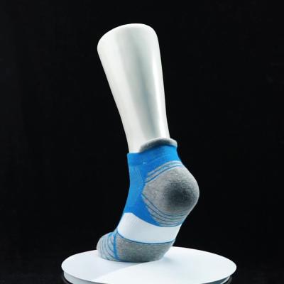 China New Breathable Items Soft Breathable Non-slip Running Socks Training Basketball Unisex Sports Cycling Socks Custom Football Sports Socks for sale