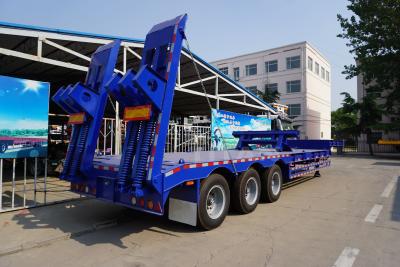 Cina 3 axle 60 tons/80 tons semi trailer low loader with excavator recess for sale in vendita