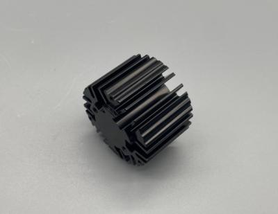 China Compatibilidad universal y disipador de calor de aleación de aluminio 6063 con tratamiento de superficie personalizado en venta