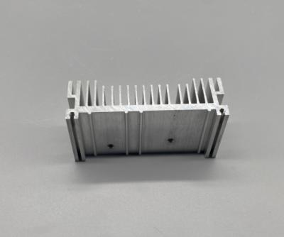 China 6063 aleación compatibilidad universal disipador de calor de aluminio con tratamiento de superficie anodizado en venta