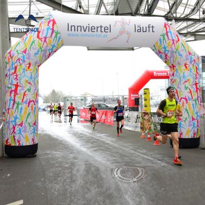 China Portable waterproof inflatable arch castle windproof inflatable square arch An-ti UV inflatable rainbow arch for outdoor activities for sale