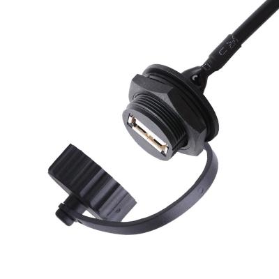 Chine USB 2,0 un connecteur femelle avec le bouclier et le chapeau à l'usb d'USB 2,0 A câble sur mesure à vendre