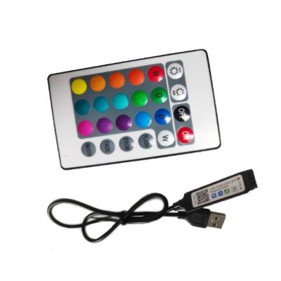China Control de luz de banda LED RGB 24 llaves Fuente de alimentación USB remota 170lm/w Eficiencia luminosa en venta
