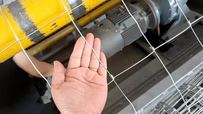 Cina Cina Macchina di rete per recinzioni a rete a campo automatico a nodo fisso in vendita